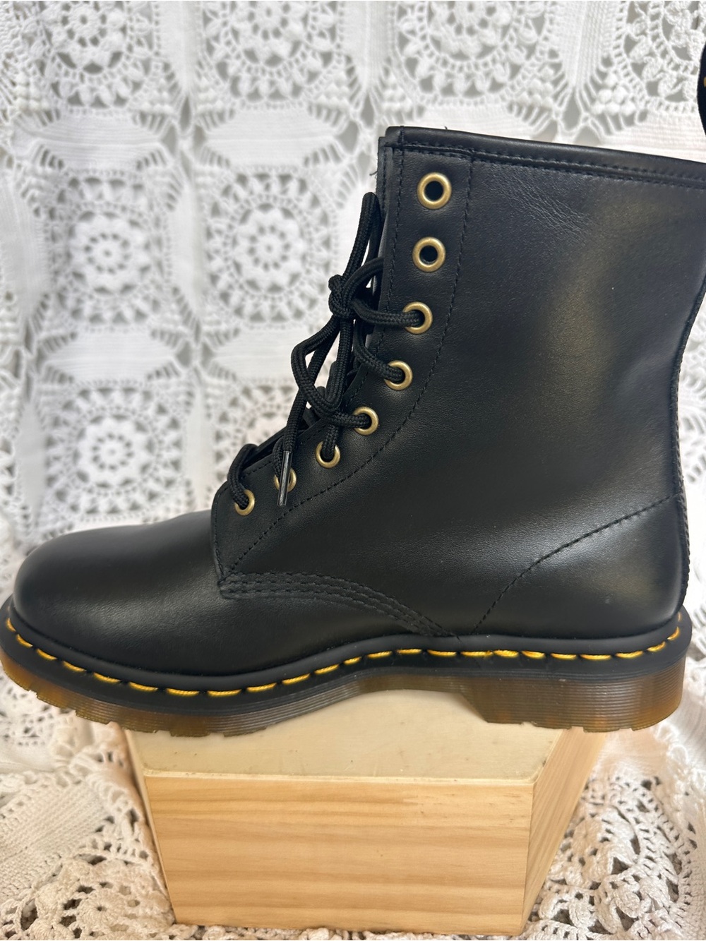RARE Dr. Martens 1460 Vonda II Floral Embroidered Boots - Women’s Size 9 (NWOB) - Picture 12 of 13